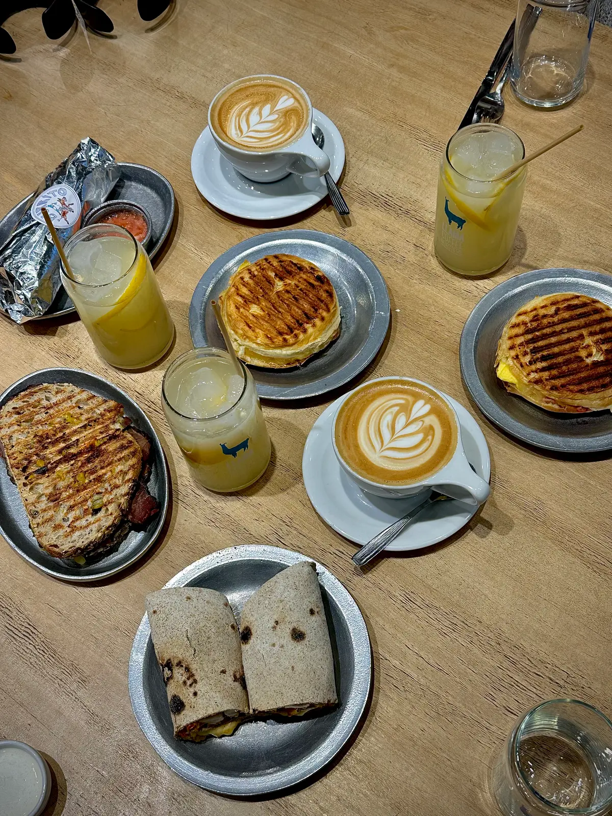 Llama Coffee Roasters — foto 2