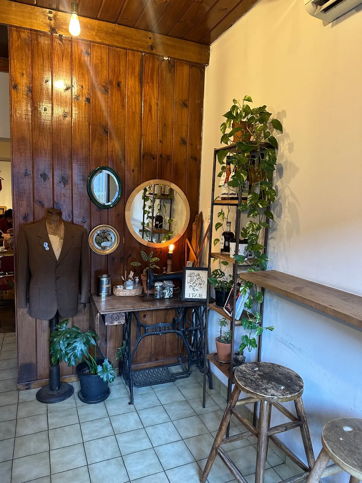 Traje Café 10