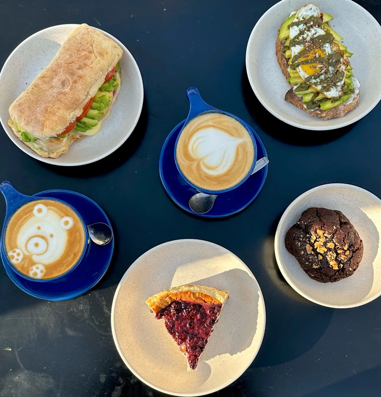 DEIVS Coffee & Brunch bar — foto 1
