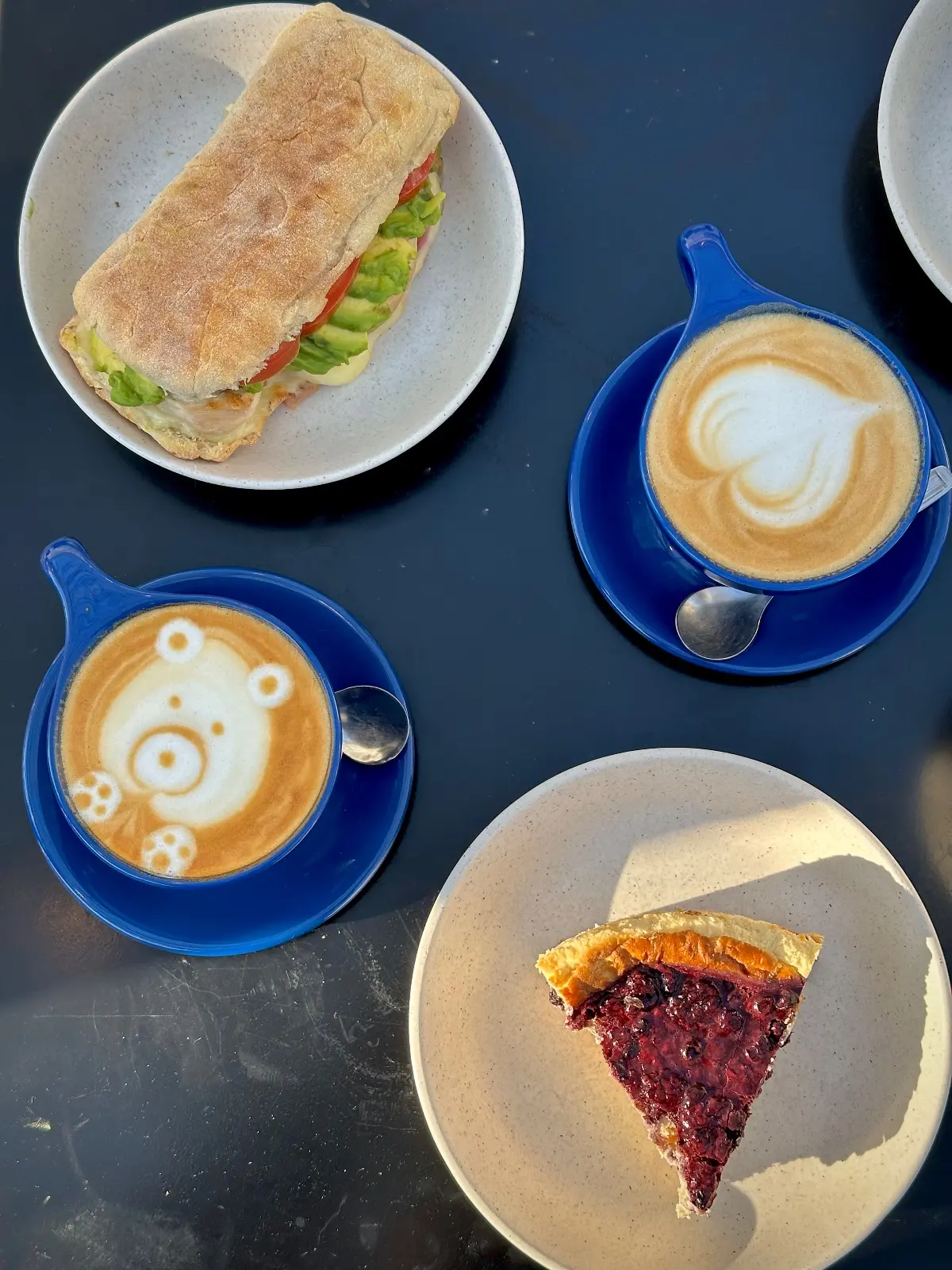 DEIVS Coffee & Brunch bar 6